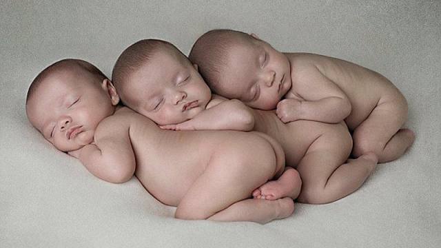Женщина случайно родила троих детей от родного брата