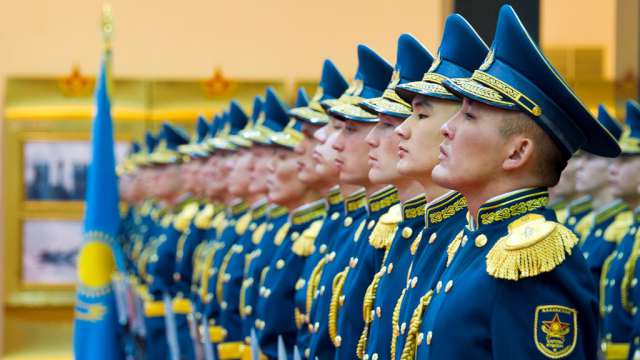 День защитника Отечества отмечают жители Казахстана