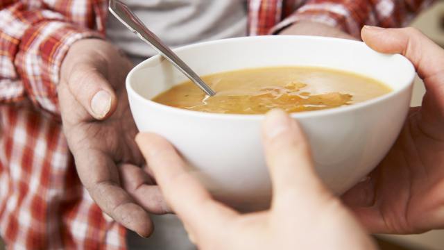 Диетолог назвал полезные свойства супа
