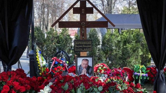 «Запомнится всем и надолго». В Москве похоронили Жириновского