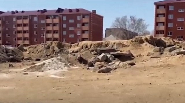 Юный рудничанин сломал руку на свалке со строительным мусором