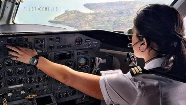 Пассажирка смогла посадить самолёт после инфаркта у пилота