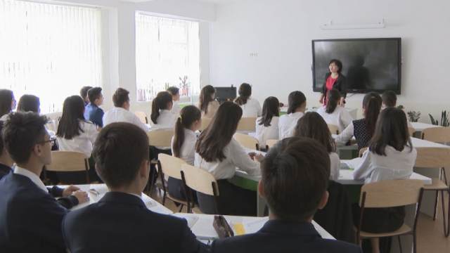 Пройти курсы переподготовки просят учителей Костанайской области