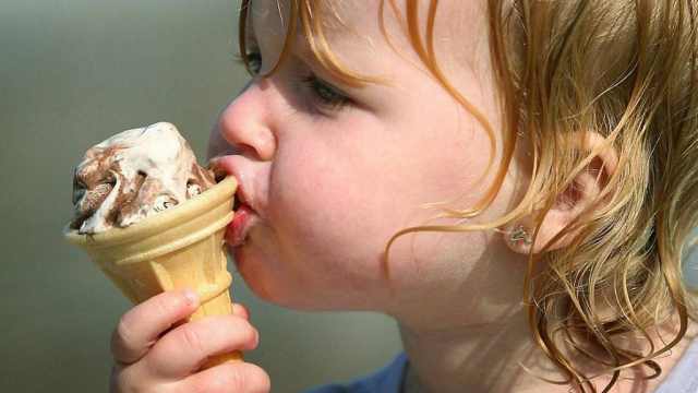 Диетолог предложил рецепты полезного мороженого