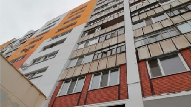 «Насмерть»: Из окна многоэтажки в Костанае выпала женшина