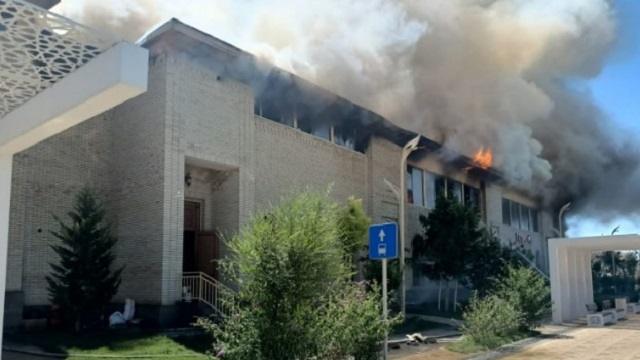 Крупный пожар в Туркестане: Горел ресторан близ мавзолея