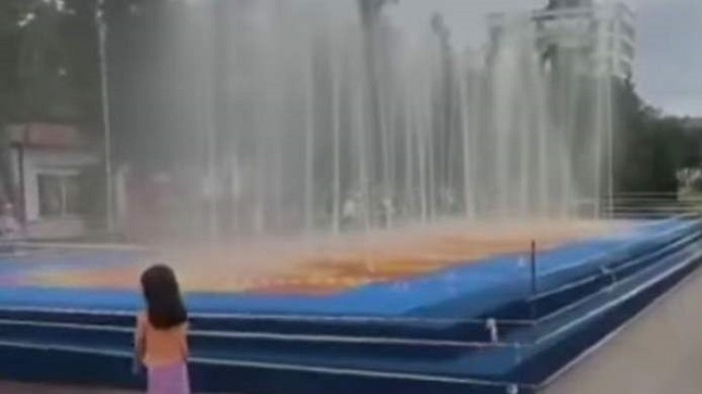 «На радость детям»: Пешеходный фонтан запустили в Рудном