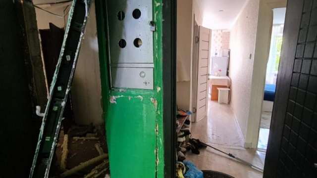 Взрыв газа в Темиртау: в дом впускают за самым необходимым