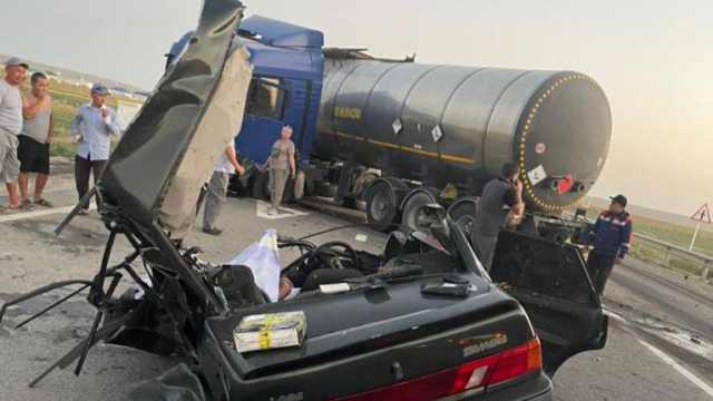 Смерть на встречке: три человека погибли в ДТП с грузовиком