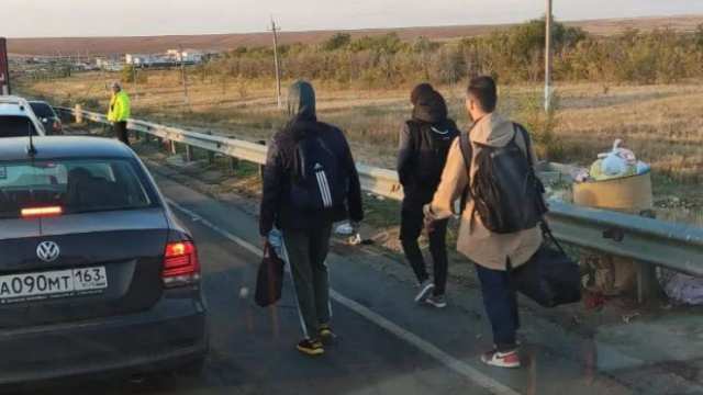 Пешком и на авто: россияне спешат в Костанайскую область