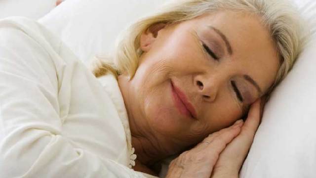 Учёные выяснили, чем опасен долгий сон для пожилых людей