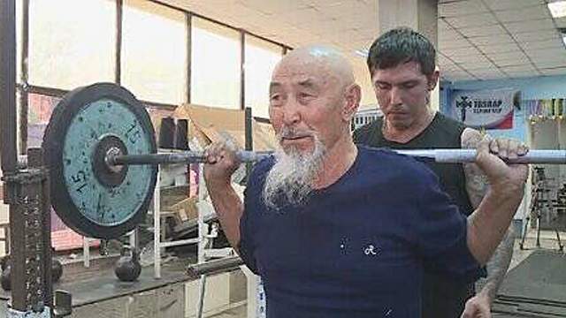 80-летний аксакал едет на чемпионат мира по пауэрлифтингу