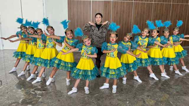 Юные танцоры из ансамбля «Алтынай» блеснули в Туркестане