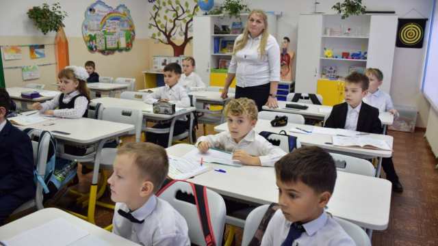 Когда закончится учебный год в школах Казахстана