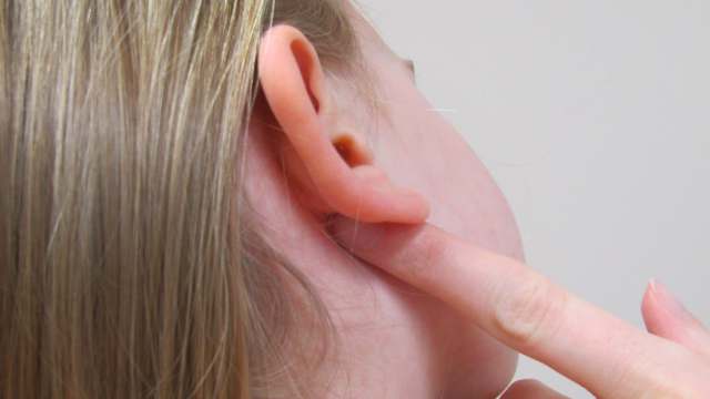 К чему может привести воспаление лимфоузлов за ухом