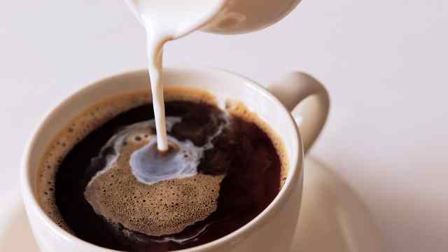 Ущерб здоровью: почему нельзя пить кофе с молоком