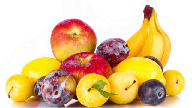 Какие фрукты и овощи нужно обязательно есть с кожурой