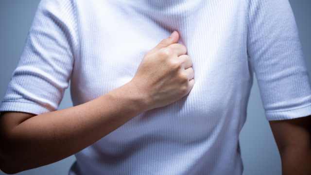 Не только сердце: о каких проблемах говорит боль в груди