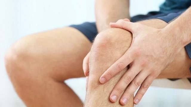 Растяжение связок колена: как оказать первую помощь