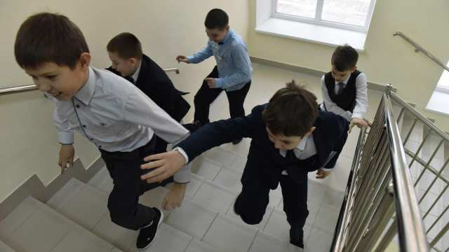 Сроки школьных каникул утверждены в Казахстане