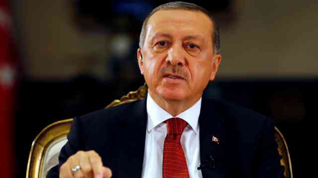 Эрдогану стало плохо во время прямого эфира — видео