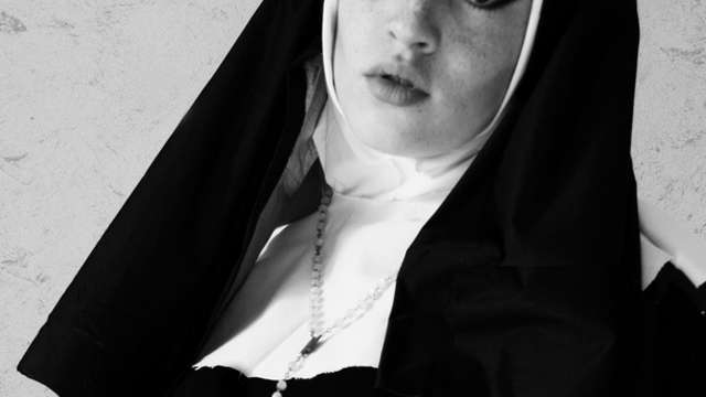 Одержимая монахиня ползала по стене — рассказ экзорциста