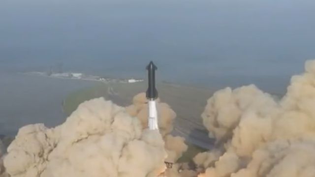 Ракета SpaceX взорвалась через четыре минуты после запуска