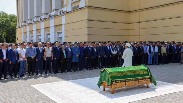 Бердибека Сапарбаева провожают в последний путь в Алматы
