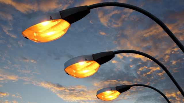 Не до фонаря: как улучшат уличное освещение в Костанае