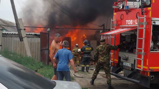 Автомобиль и гараж сгорели в Костанайской области