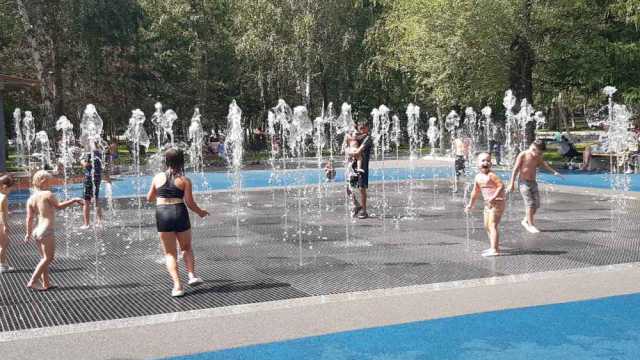 Пешеходный фонтан вызывает восторг у жителей Костаная