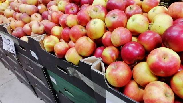 Стоимость яблок в супермаркетах шокирует жителей Костаная