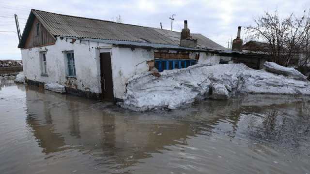 Аксакалов обещал помочь пострадавшим от потопа в Аркалыке