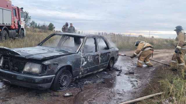 Два автомобиля сгорели за сутки в Костанайской области