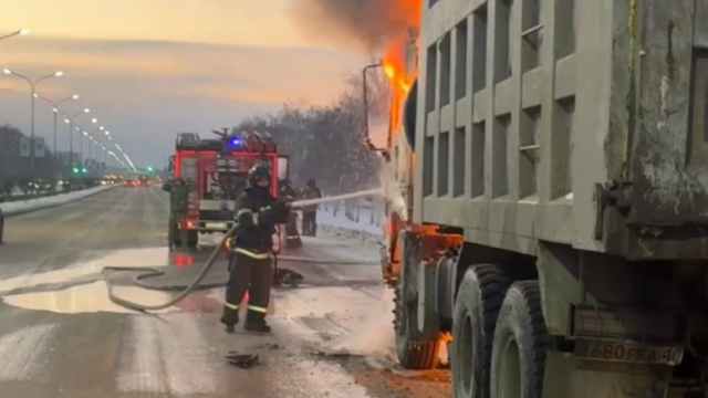 Грузовой автомобиль загорелся в Костанае