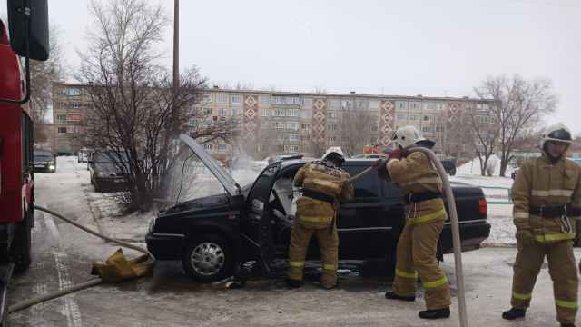 Автомобиль едва не сгорел дотла в Костанайской области