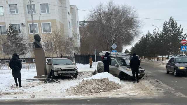 В Костанае едва не снесли памятник академику Шаяхметову