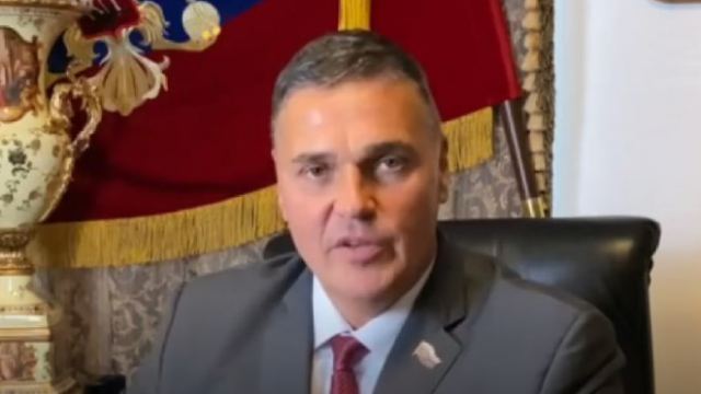 Глава города завел 30 детей и получил звание «Отец-герой»