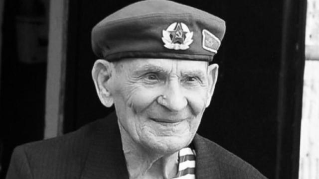 Ветеран, которого сбила с ног школьница, умер в больнице