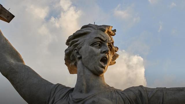 В голове Родины-Матери найден труп