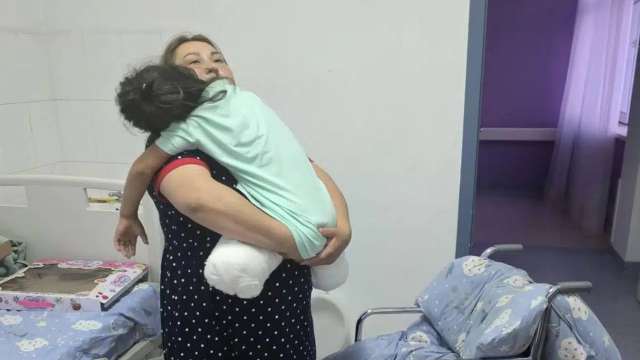 «Где мои ноги?» — юная Алуа после жуткого ДТП почти не спит