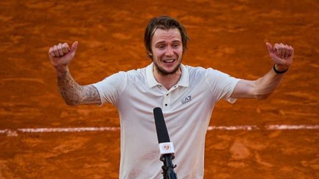 Казахстанец Бублик вышел в 1/4 финала Roland-Garros