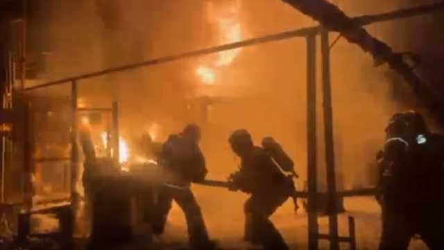В Костанае случился пожар на асфальтном заводе