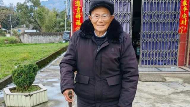 111-летний аксакал удивил своим секретом долголетия