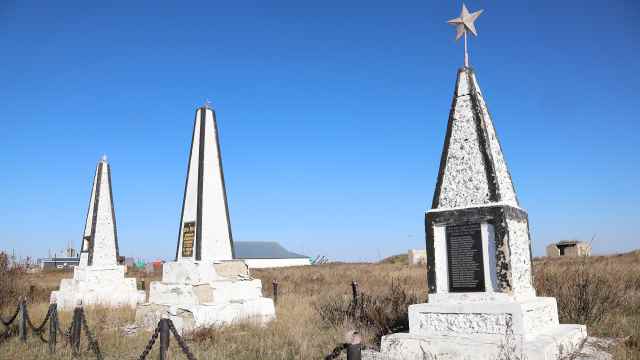Забытые имена: памятник разрушается в Костанайской области