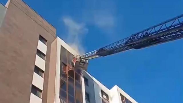 В Костанае загорелся балкон на девятом этаже