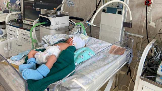 Чудо! В Казахстане спасли младенца весом всего 700 граммов