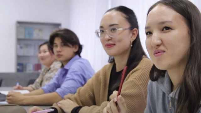 Корейский язык учат бесплатно в Костанае — видео