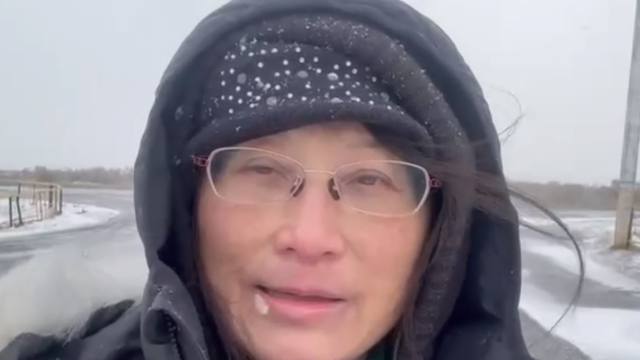 Китаянка по пути в Барселону застряла на костанайской трассе