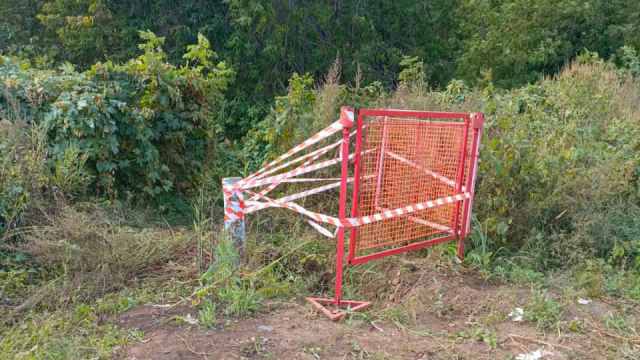Бабушка попала в яму и звала на помощь, пока не умерла